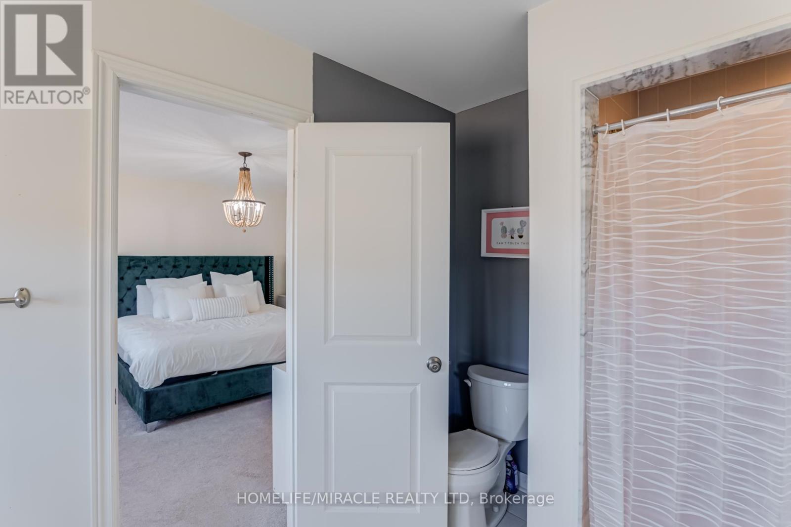 Photo 39 of 57 Sutcliffe Way, New Tecumseth ON