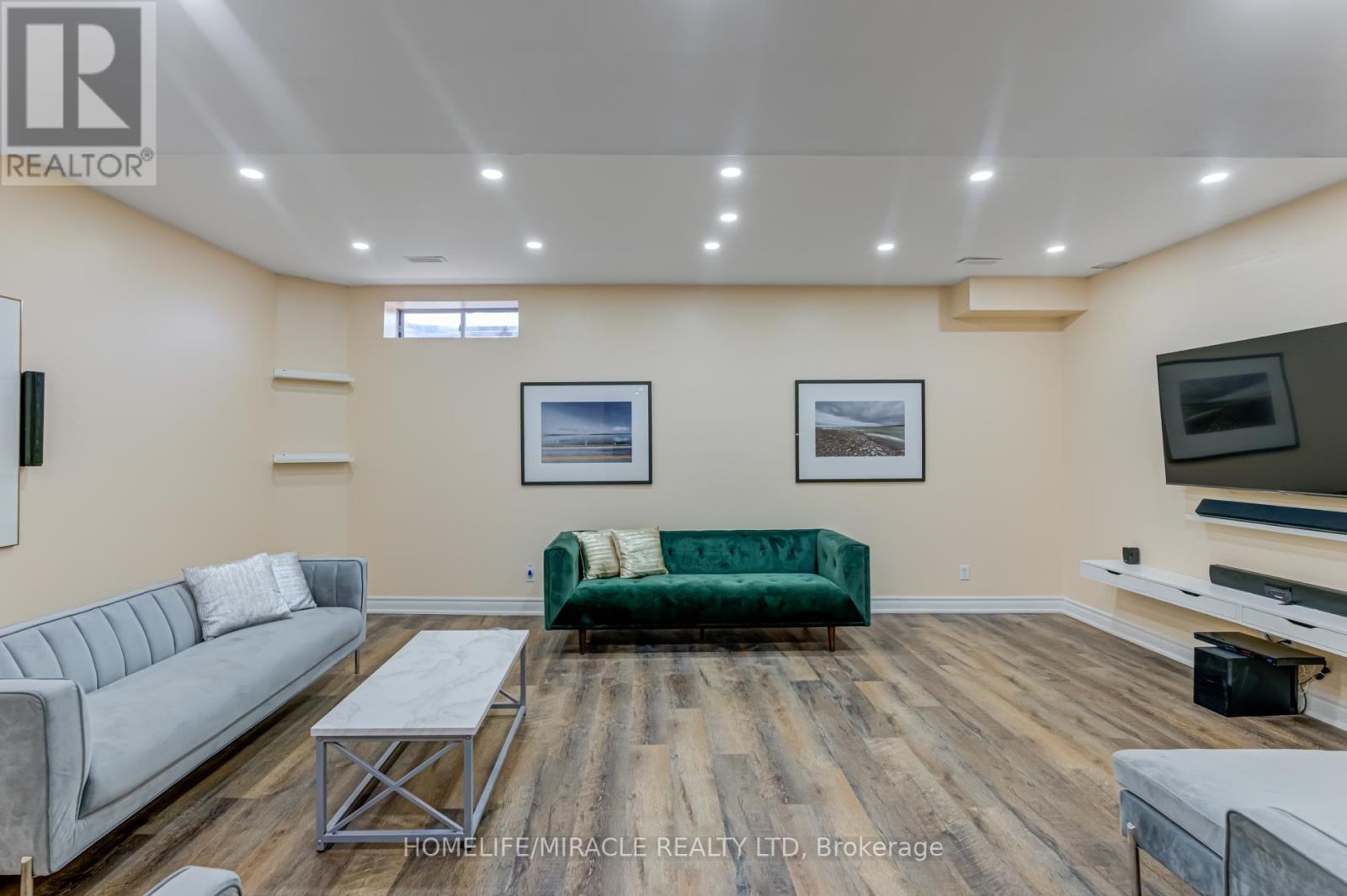 Photo 45 of 57 Sutcliffe Way, New Tecumseth ON