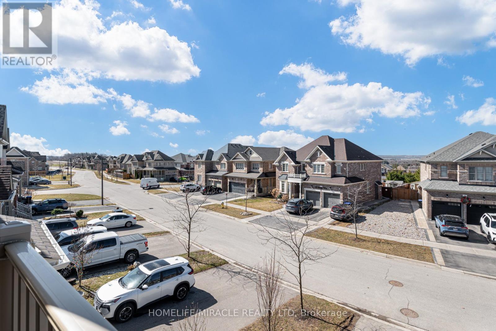 Photo 8 of 57 Sutcliffe Way, New Tecumseth ON