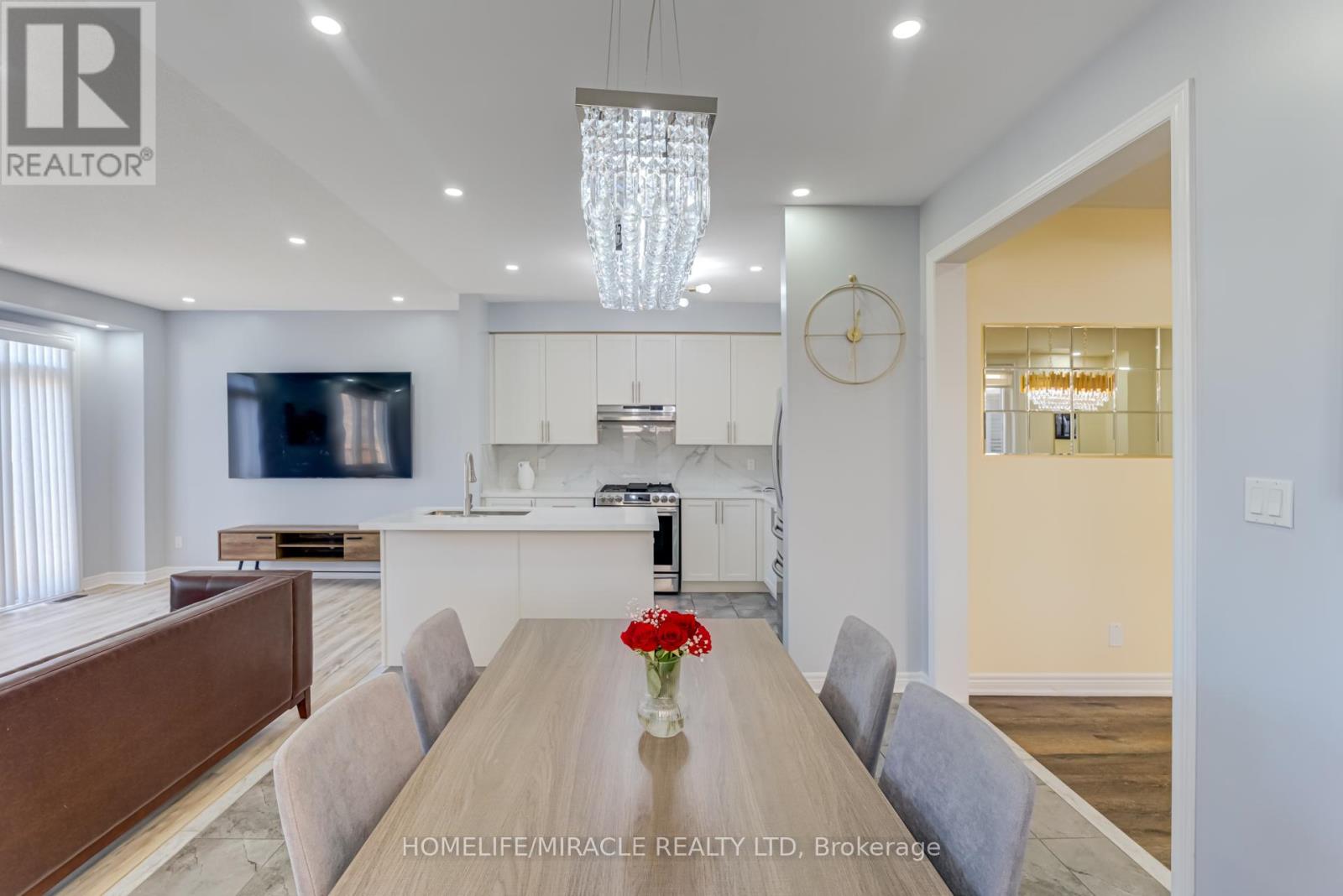 Photo 36 of 57 Sutcliffe Way, New Tecumseth ON