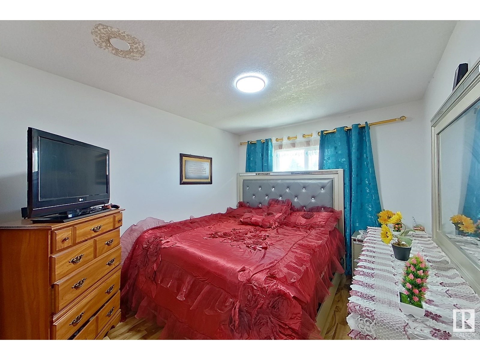 Photo 1 of 16729 109 A St Nw, Edmonton AB