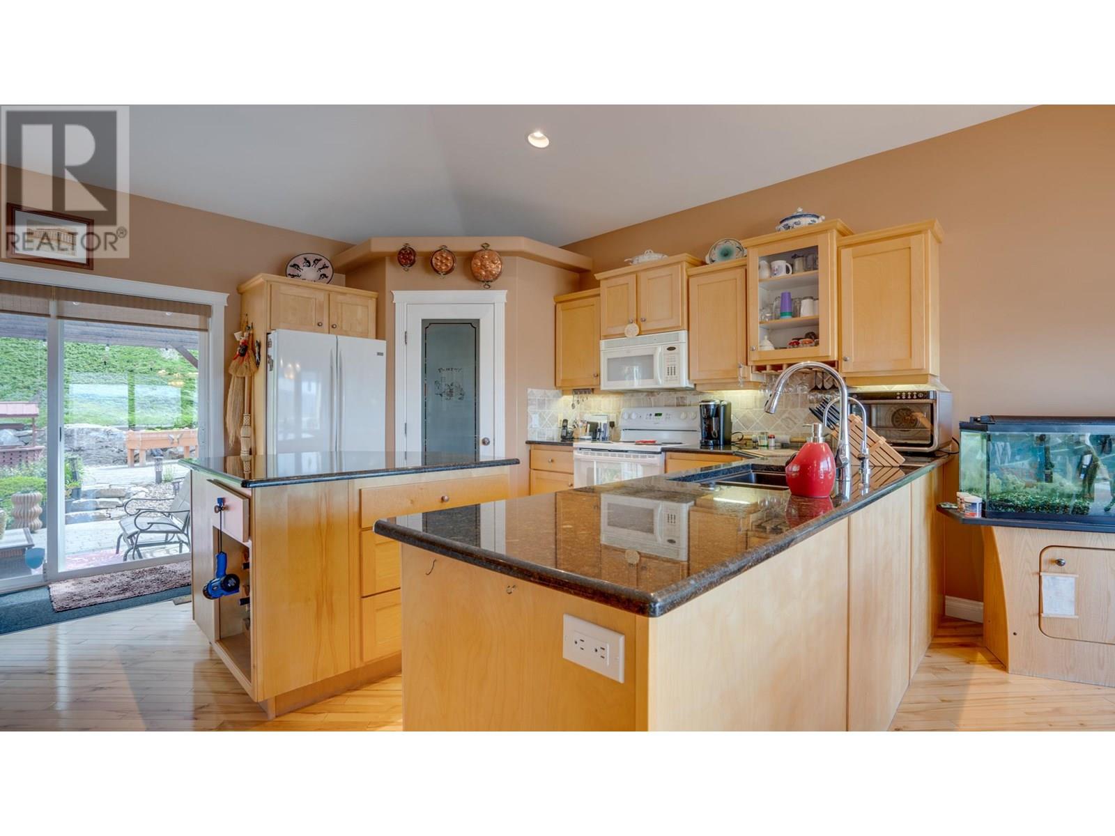 Photo 8 of 667 Mt York Drive, Coldstream BC