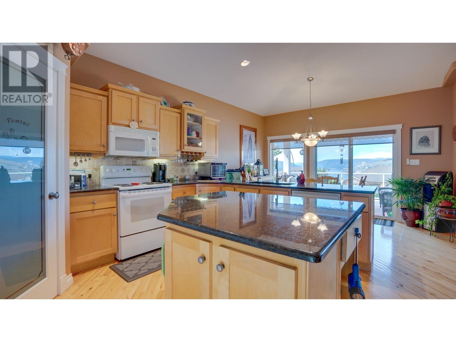 Photo 9 of 667 Mt York Drive, Coldstream BC