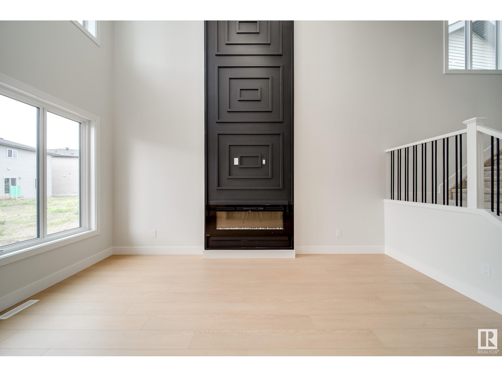 Photo 10 of 8743 183 Av Nw, Edmonton AB