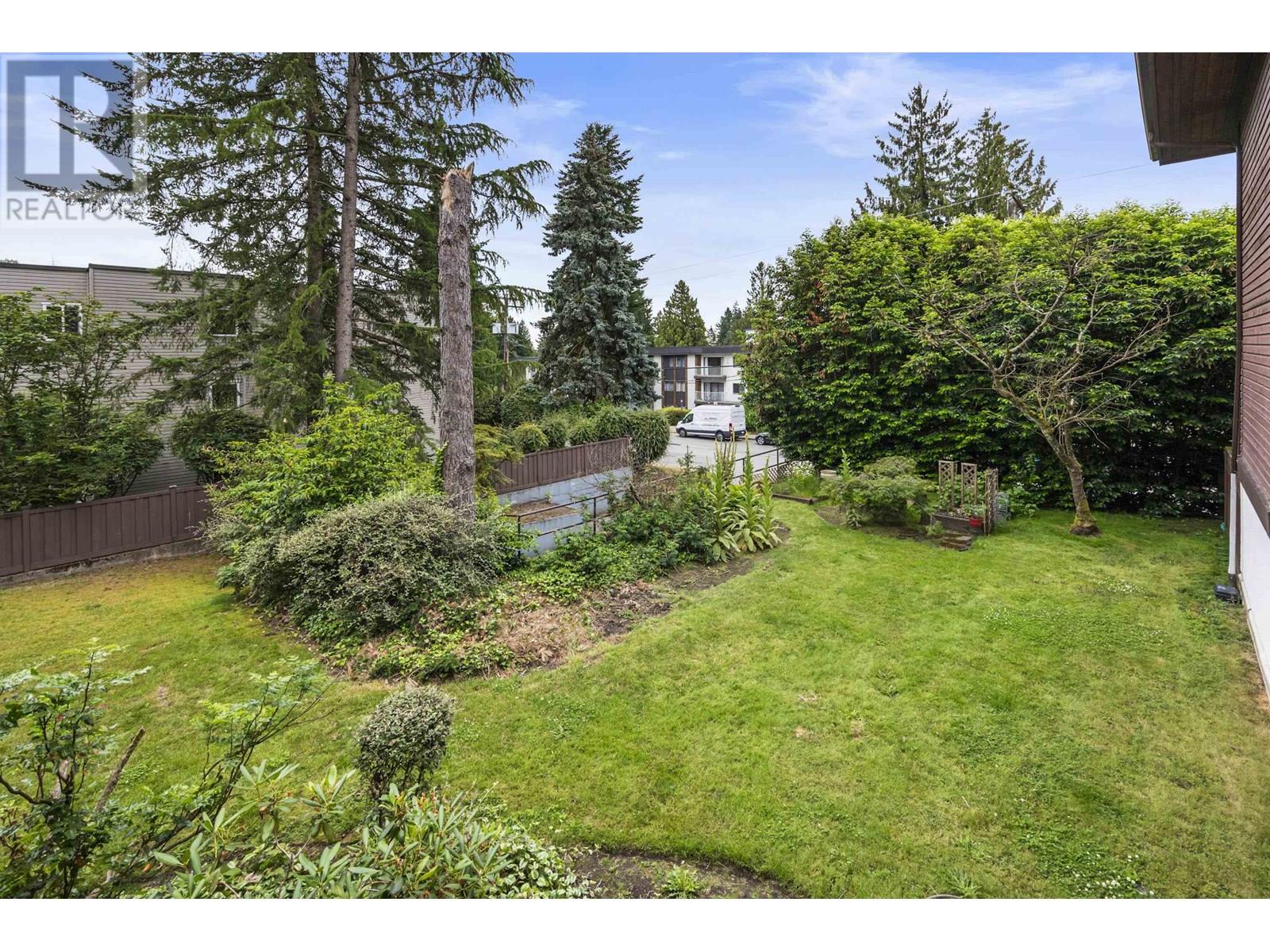Photo 10 of 209 1177 Howie Avenue, Coquitlam BC