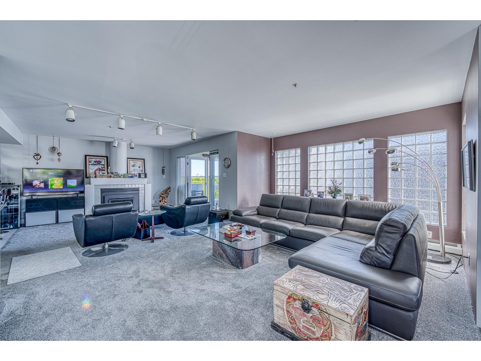 Photo 6 of 15662 Semiahmoo Avenue, White Rock BC