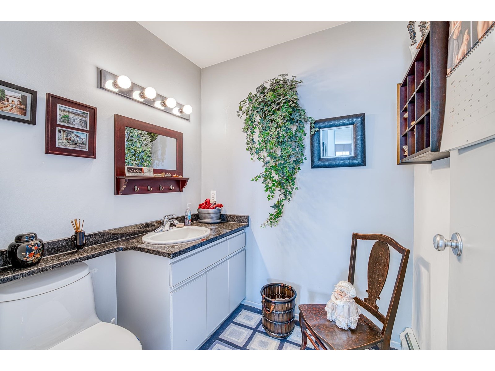 Photo 15 of 15662 Semiahmoo Avenue, White Rock BC