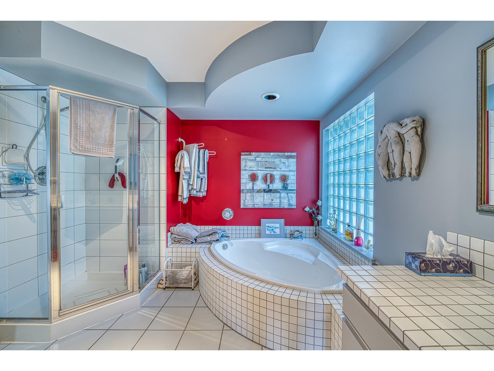 Photo 19 of 15662 Semiahmoo Avenue, White Rock BC
