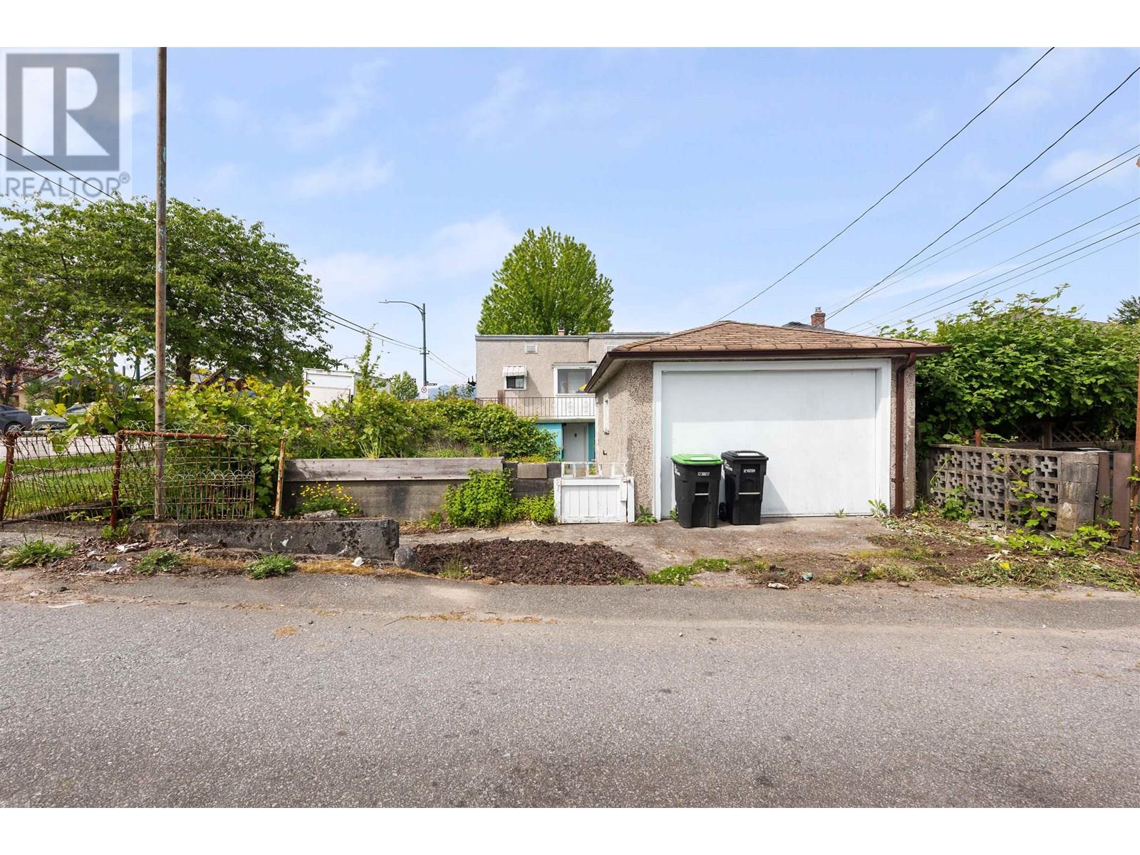 Photo 17 of 622 Nanaimo Street, Vancouver BC