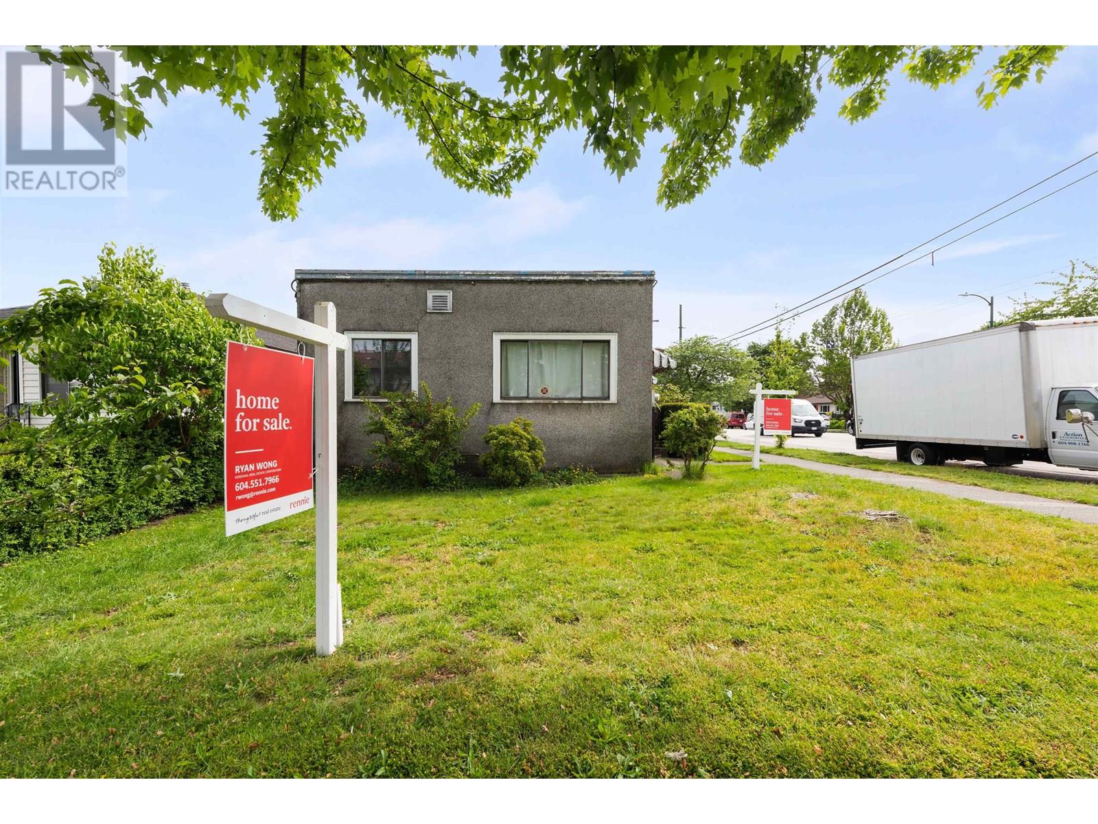 Photo 1 of 622 Nanaimo Street, Vancouver BC