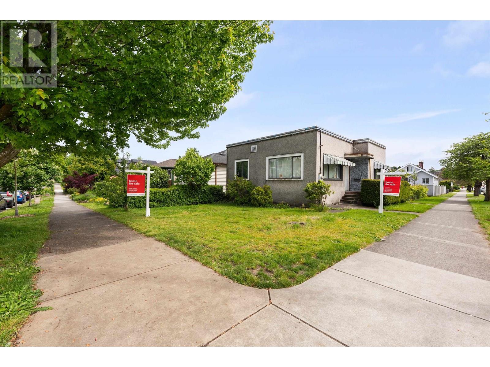 Photo 6 of 622 Nanaimo Street, Vancouver BC