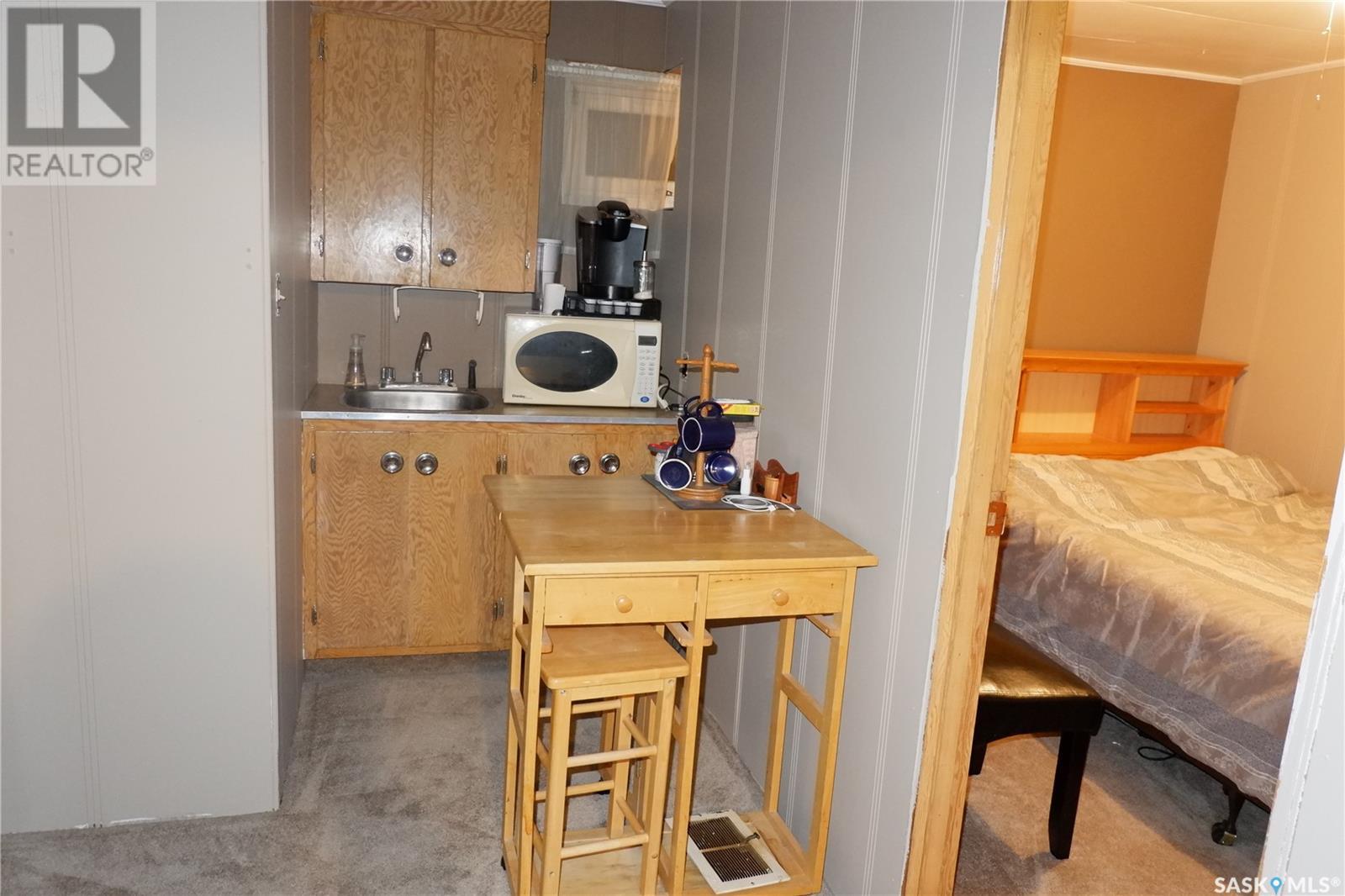 Photo 21 of 215 4th Avenue E, Assiniboia SK