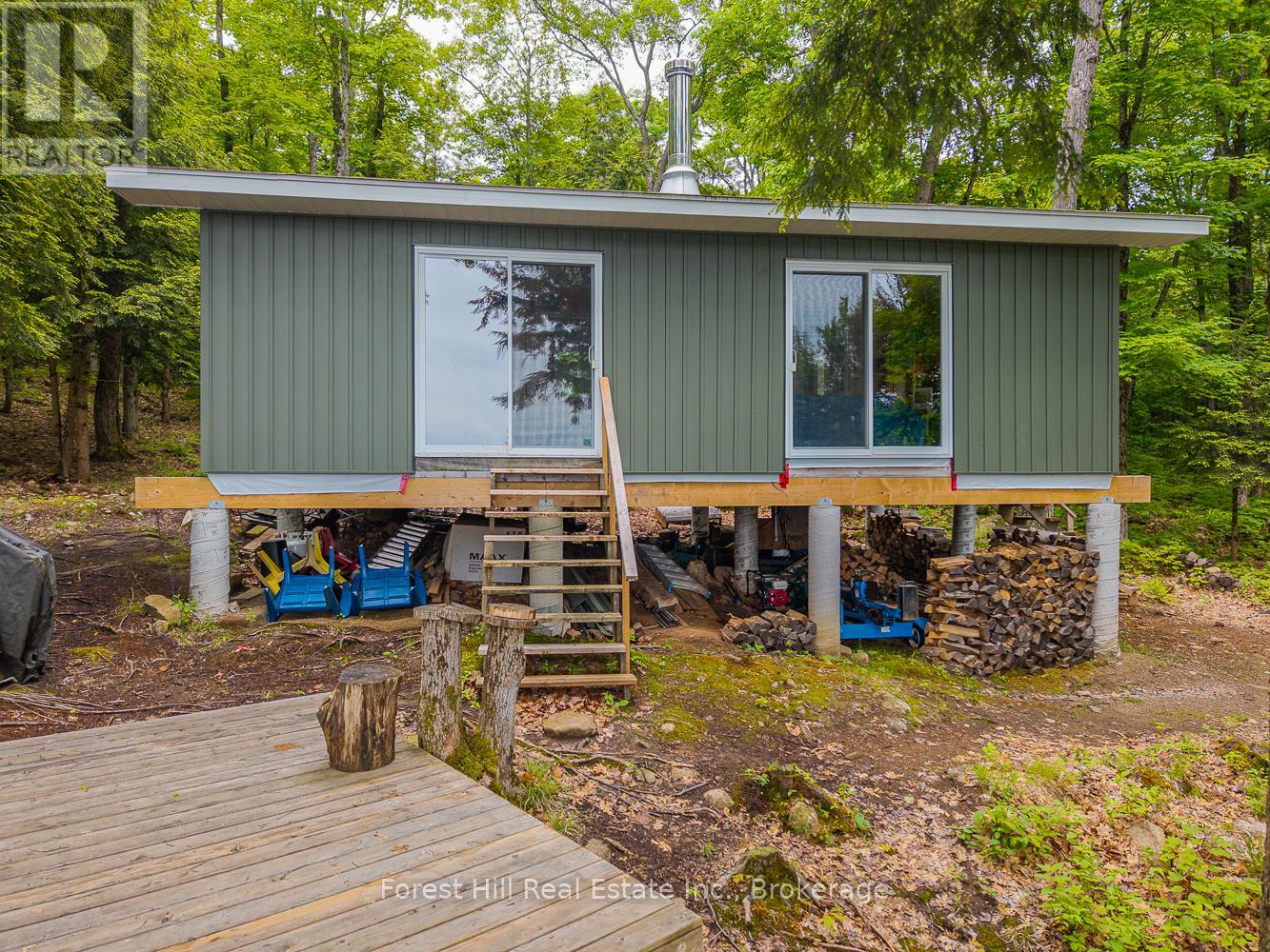Photo 9 of 60 Hawksview Lane, Seguin ON