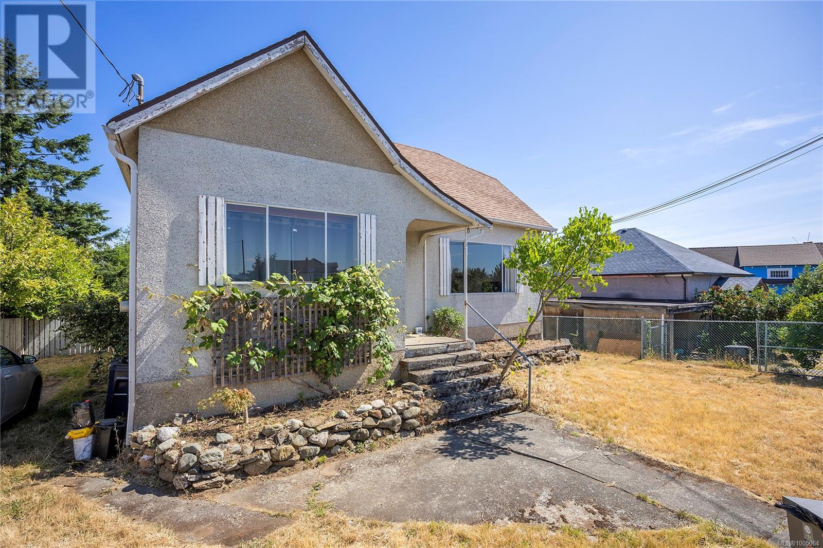 Photo 16 of 680 Pine St, Nanaimo BC
