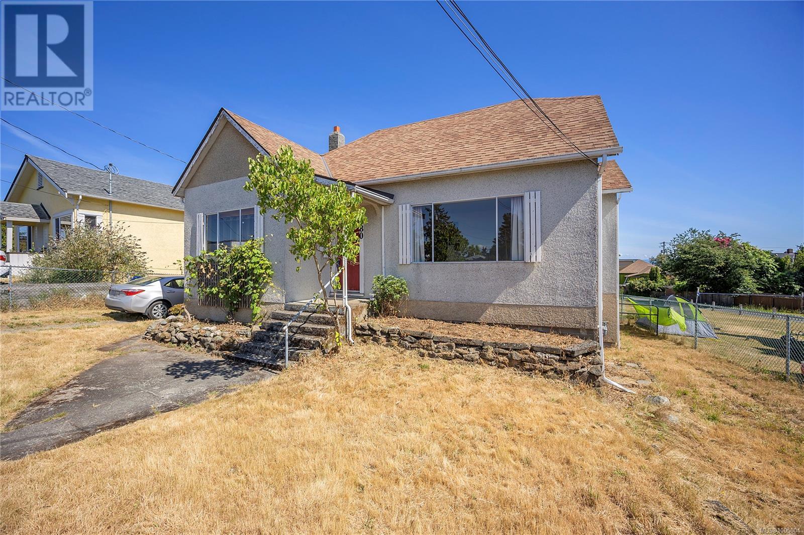 Photo 15 of 680 Pine St, Nanaimo BC