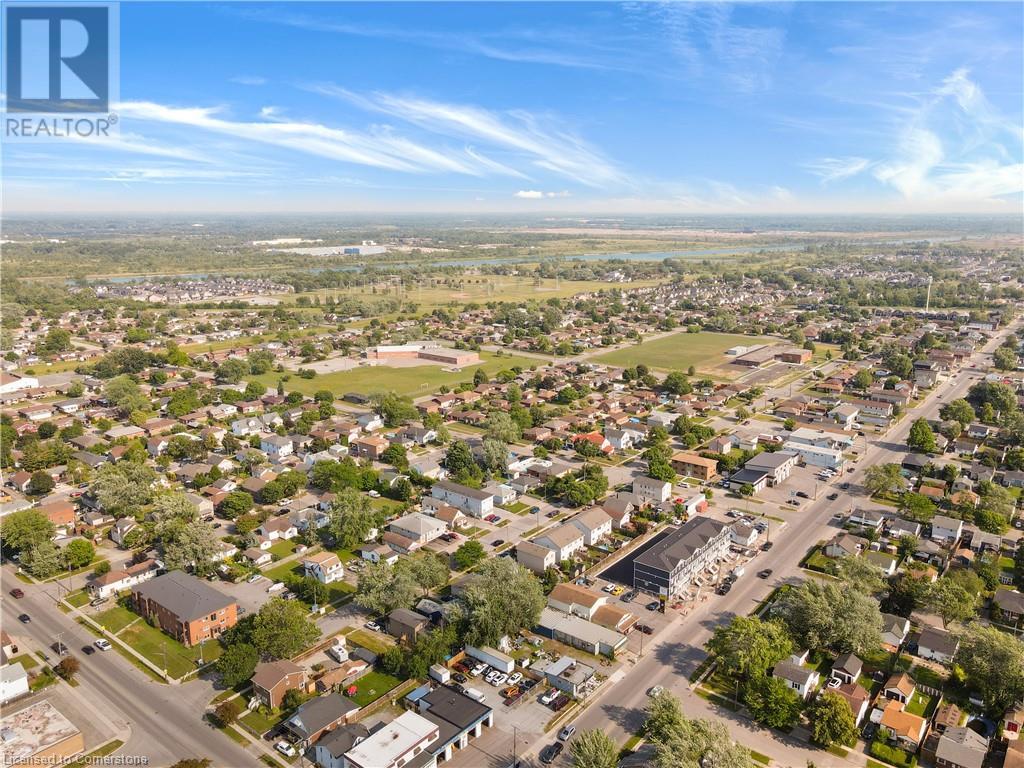 Photo 4 of 36 Afton Avenue, Welland ON