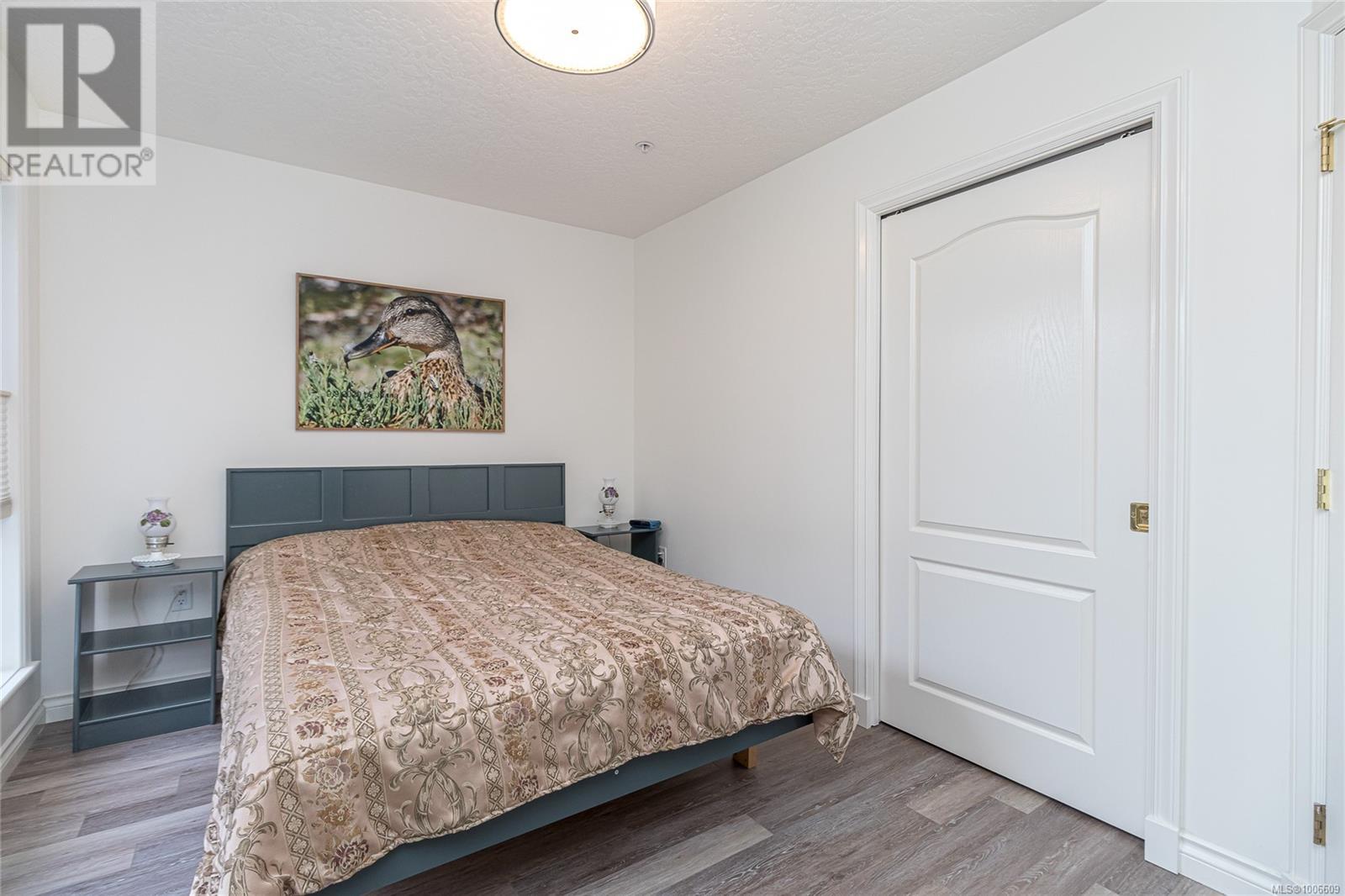 #102 3133 TILLICUM RD - Image 15