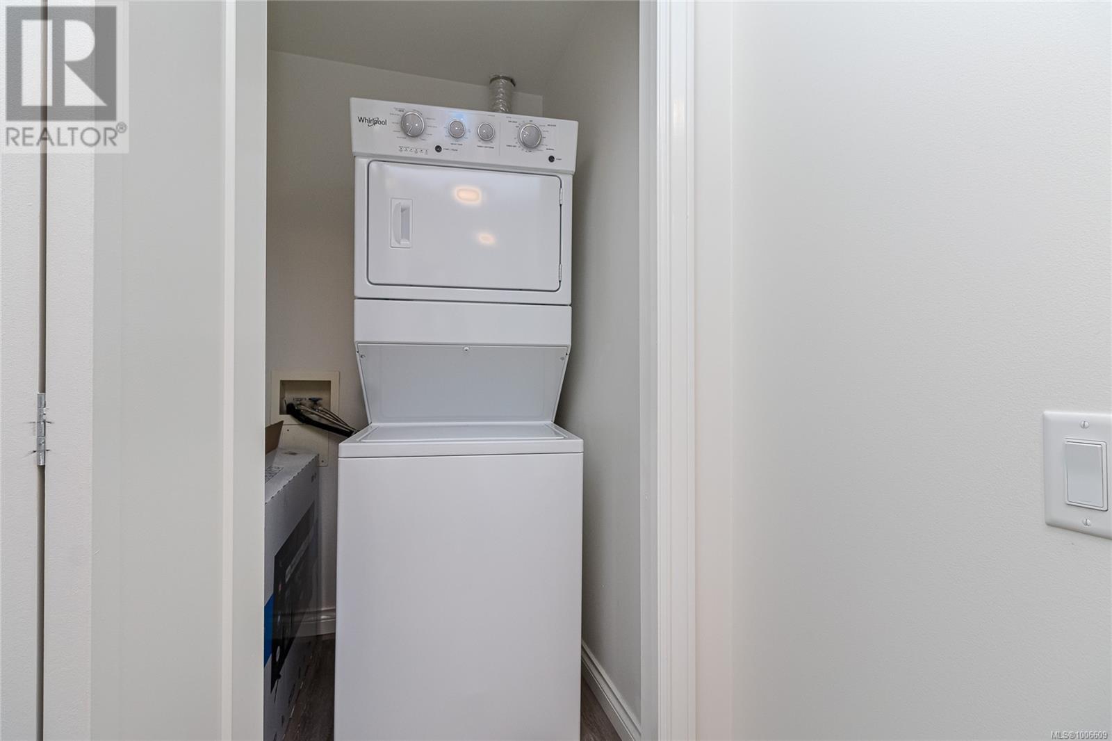 #102 3133 TILLICUM RD - Image 20