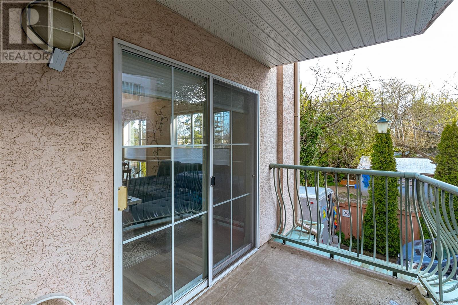 #102 3133 TILLICUM RD - Image 21