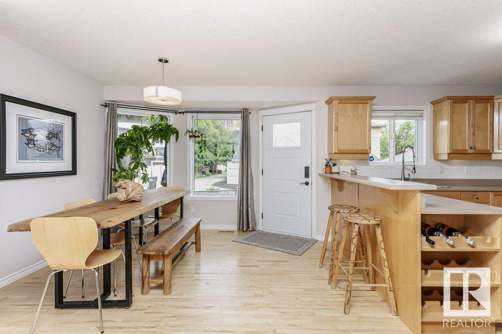 Photo 16 of 8818 Rowland Rd Nw, Edmonton AB