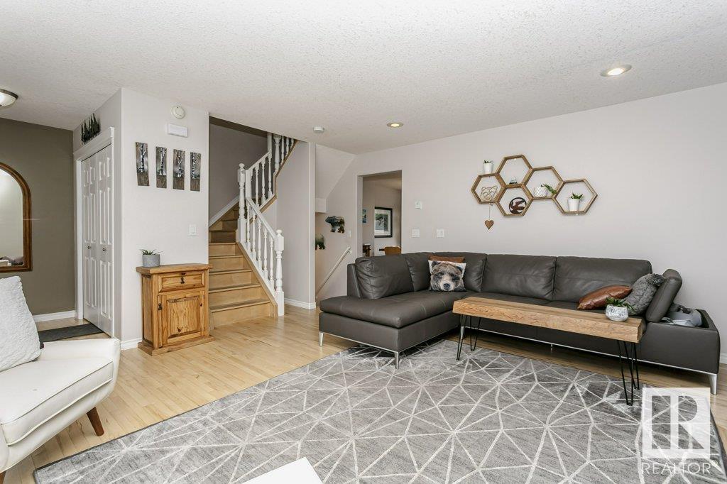 Photo 14 of 8818 Rowland Rd Nw, Edmonton AB