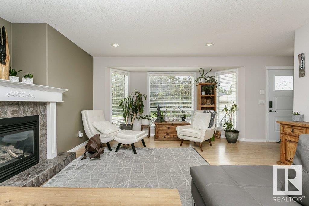 Photo 11 of 8818 Rowland Rd Nw, Edmonton AB
