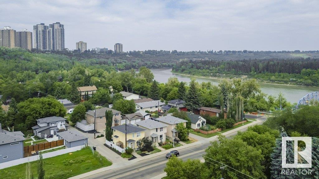Photo 7 of 8818 Rowland Rd Nw, Edmonton AB