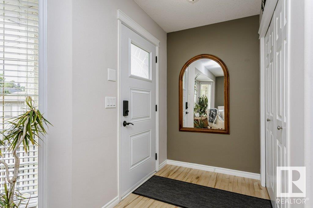 Photo 9 of 8818 Rowland Rd Nw, Edmonton AB