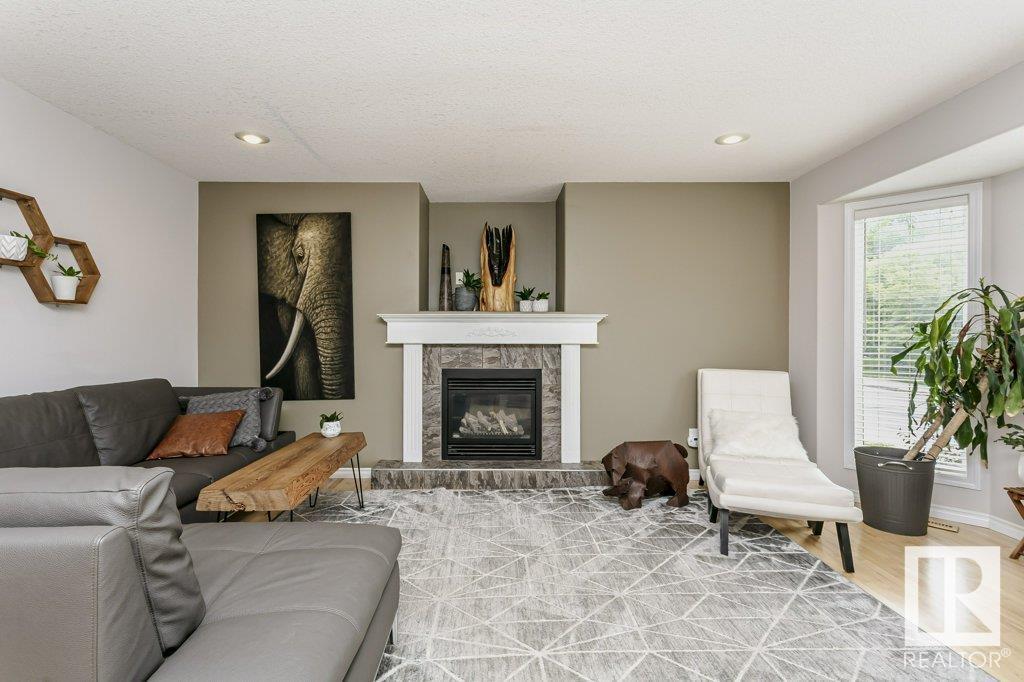 Photo 12 of 8818 Rowland Rd Nw, Edmonton AB