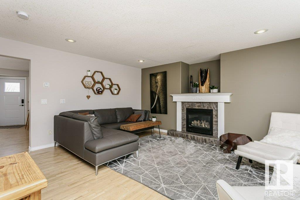 Photo 15 of 8818 Rowland Rd Nw, Edmonton AB