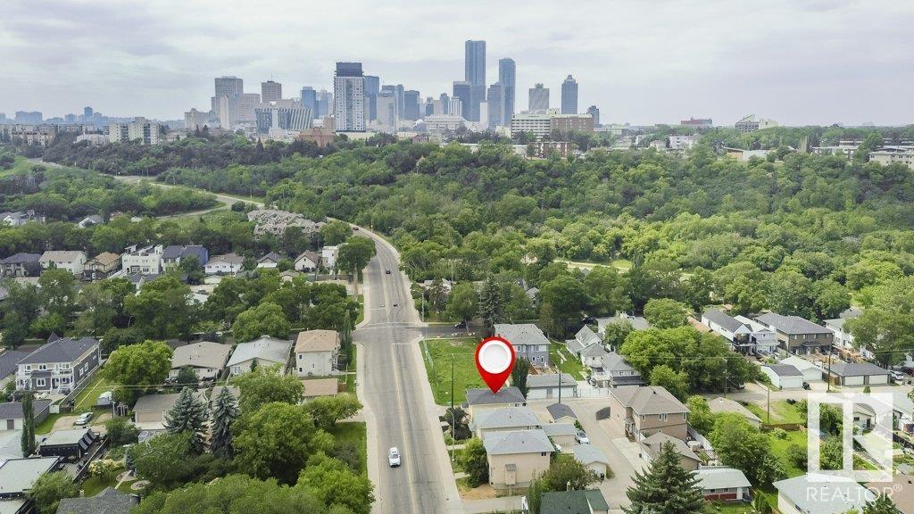 Photo 5 of 8818 Rowland Rd Nw, Edmonton AB