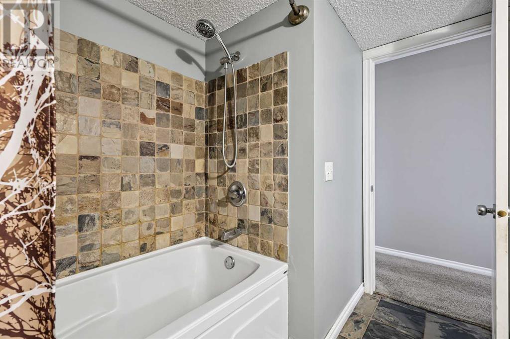 Single Family House for Sale in    Street NW St Andrews Heights Calgary 