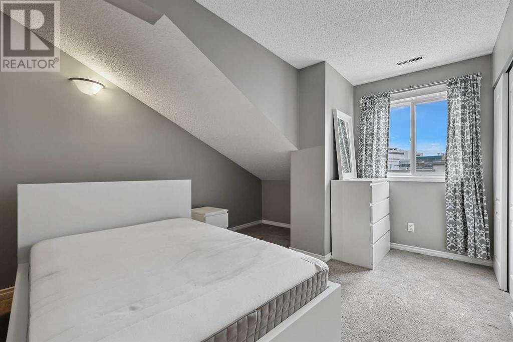 Single Family House for Sale in    Street NW St Andrews Heights Calgary 