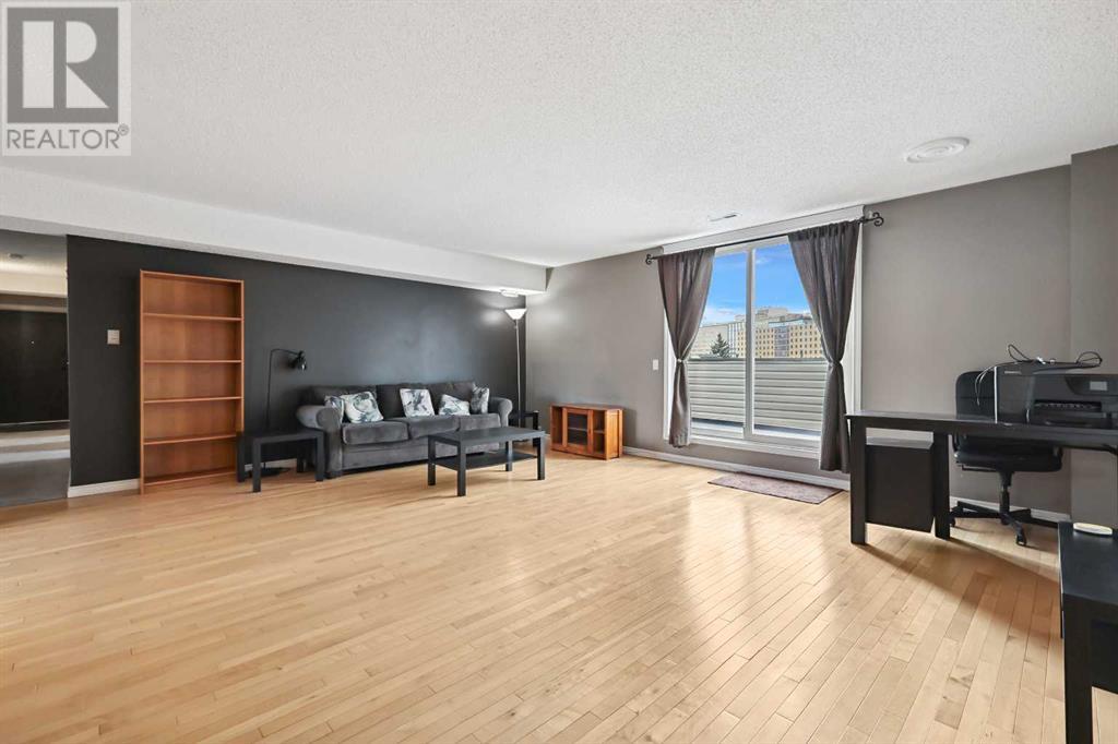Single Family House for Sale in    Street NW St Andrews Heights Calgary 