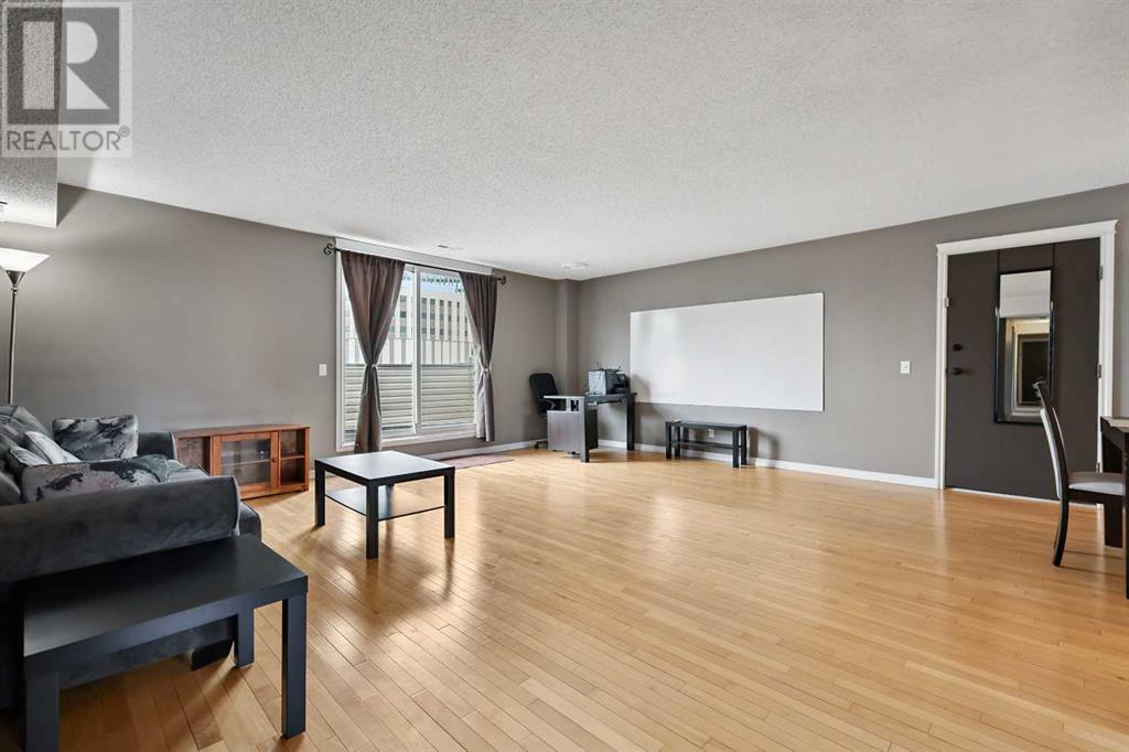 Single Family House for Sale in    Street NW St Andrews Heights Calgary 
