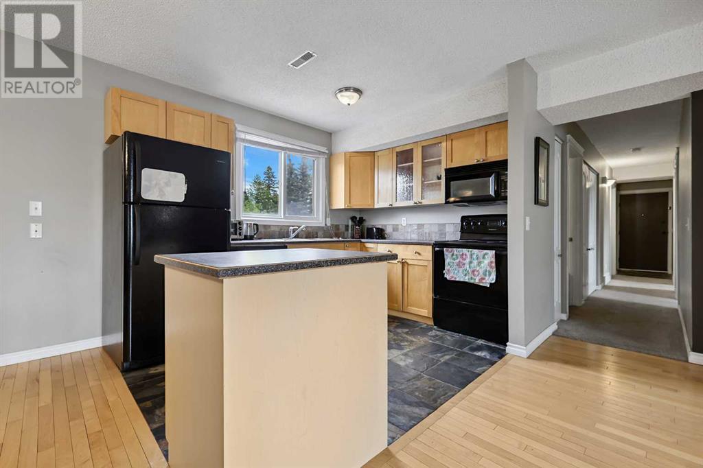 Single Family House for Sale in    Street NW St Andrews Heights Calgary 