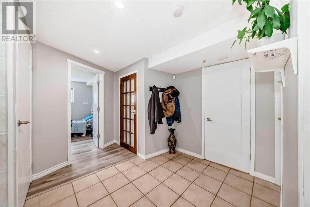 Single Family House Bi-level for Sale in  Shawcliffe Circle SW Shawnessy Calgary 