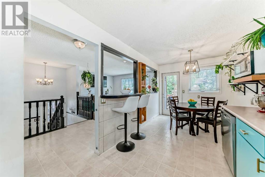 Single Family House Bi-level for Sale in  Shawcliffe Circle SW Shawnessy Calgary 