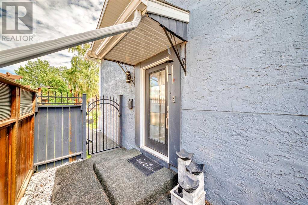 Single Family House Bi-level for Sale in  Shawcliffe Circle SW Shawnessy Calgary 