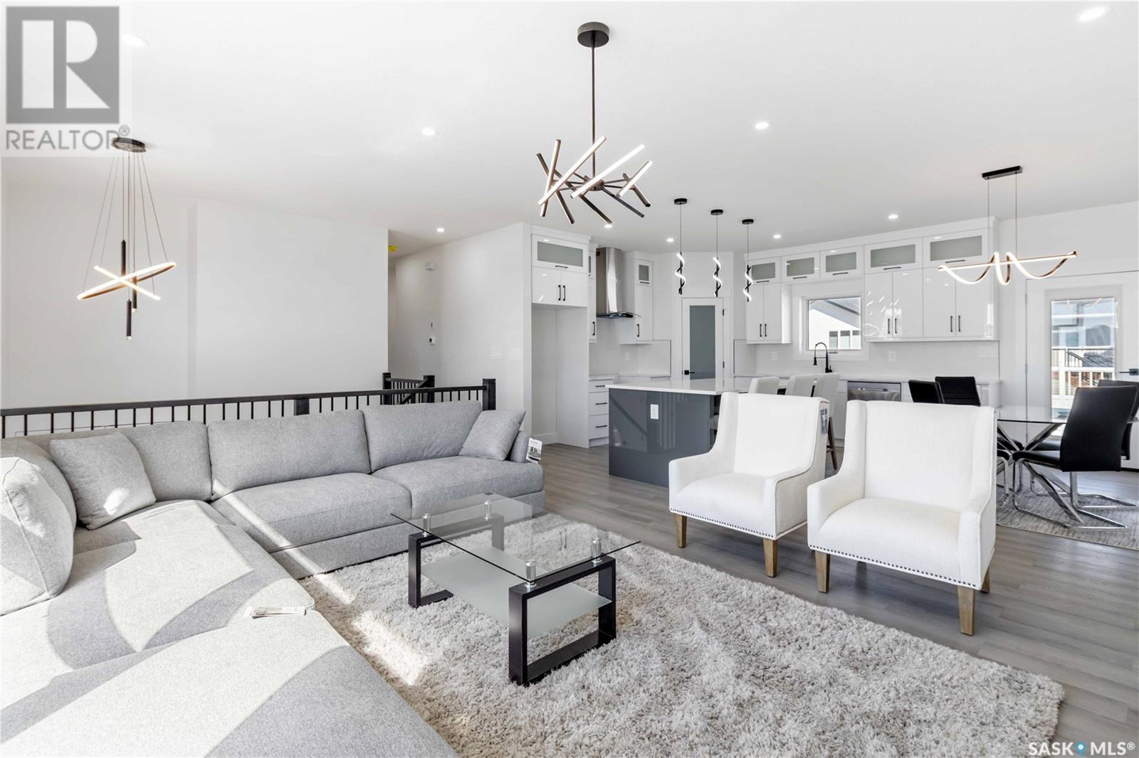 Photo 8 of 840 Ballesteros Crescent, Warman SK