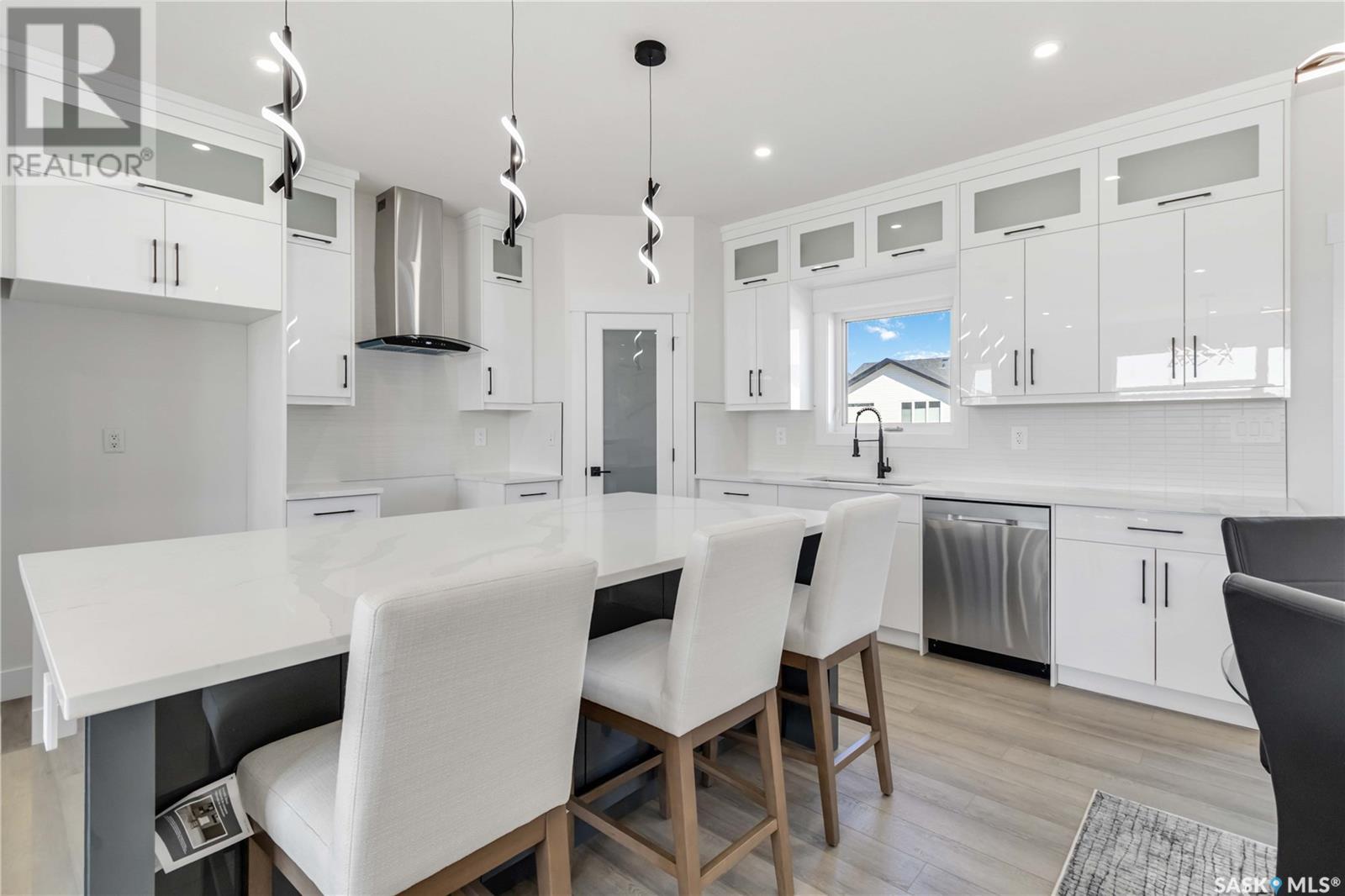 Photo 10 of 840 Ballesteros Crescent, Warman SK