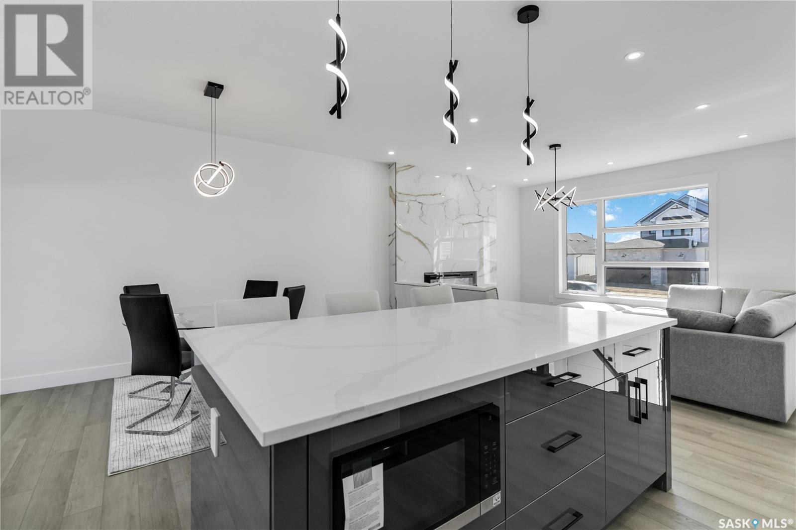 Photo 11 of 840 Ballesteros Crescent, Warman SK