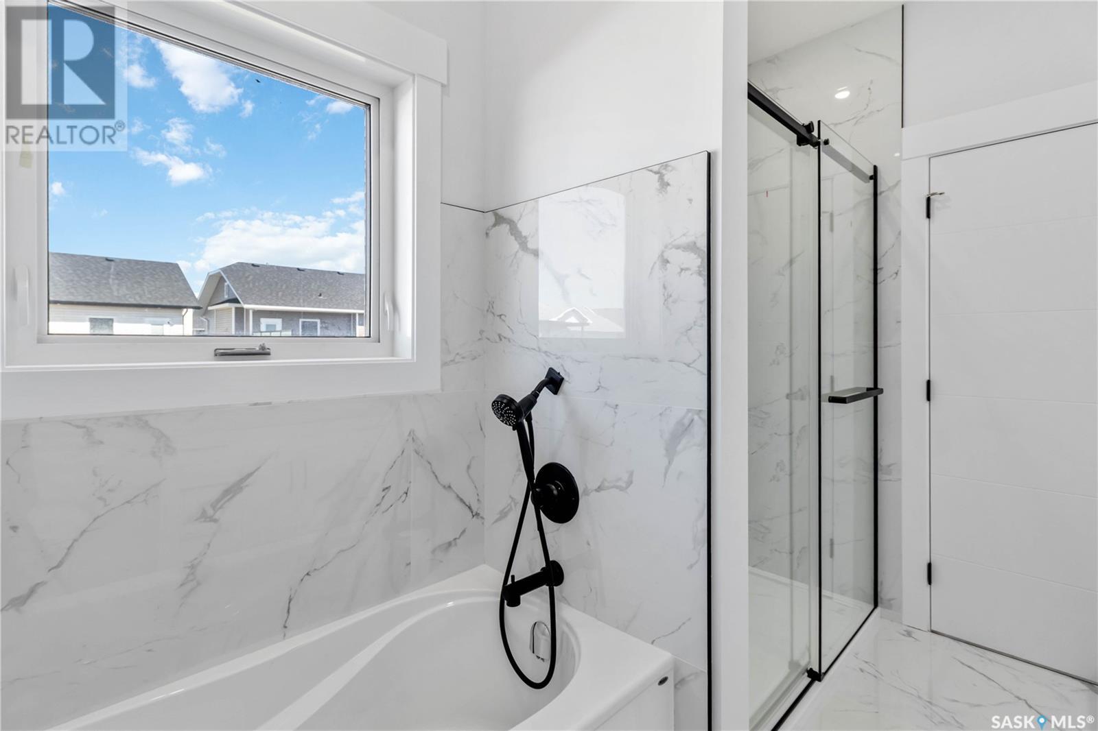 Photo 25 of 840 Ballesteros Crescent, Warman SK