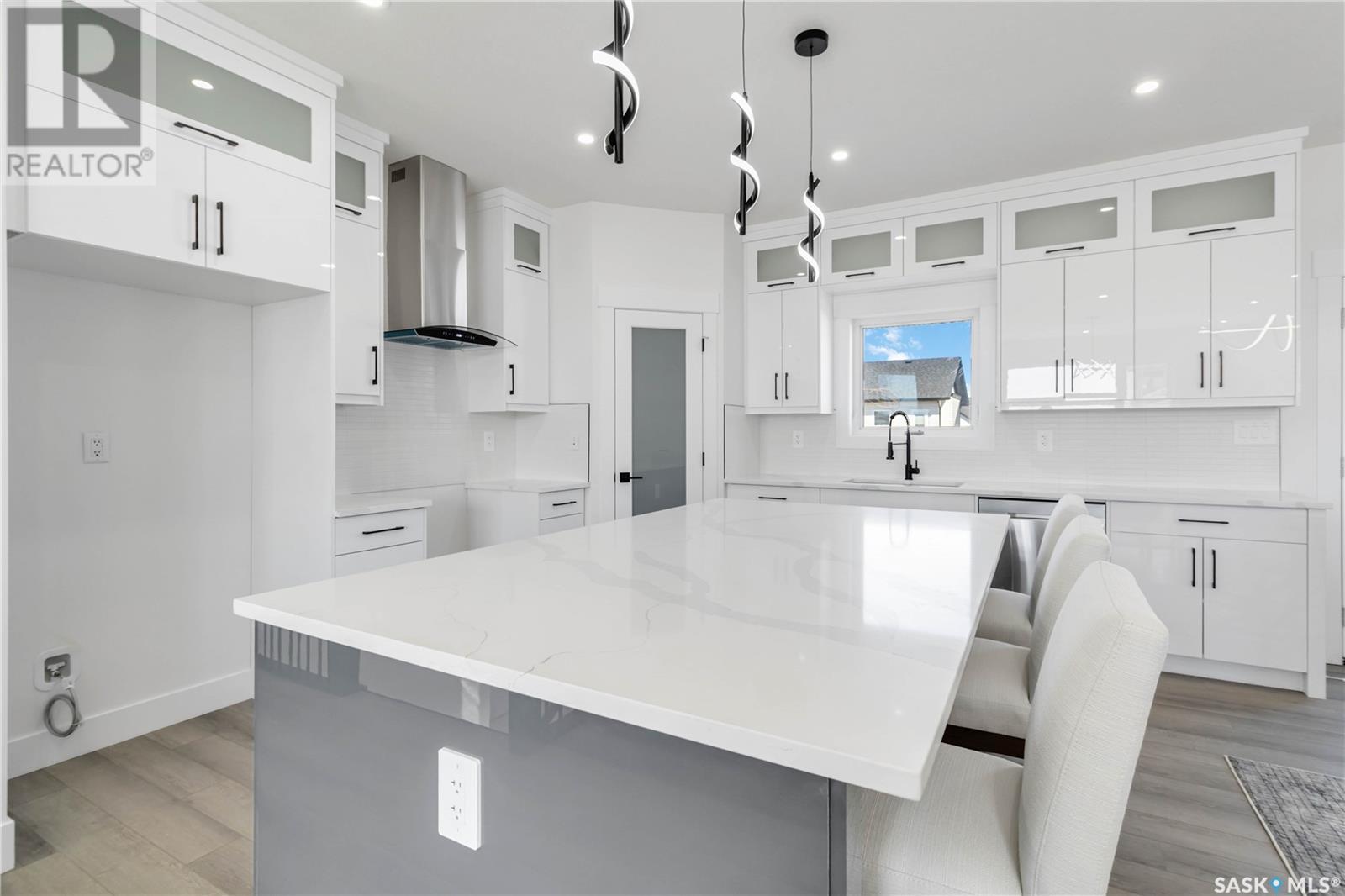 Photo 9 of 840 Ballesteros Crescent, Warman SK