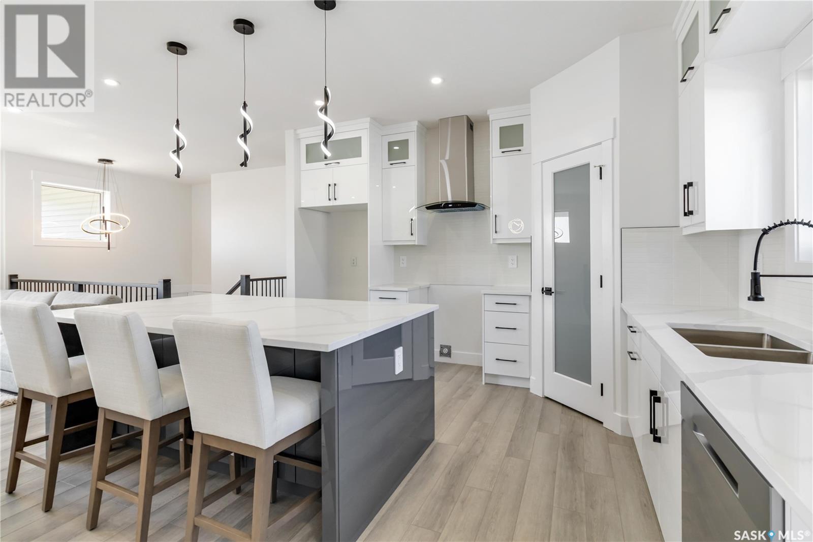 Photo 12 of 840 Ballesteros Crescent, Warman SK