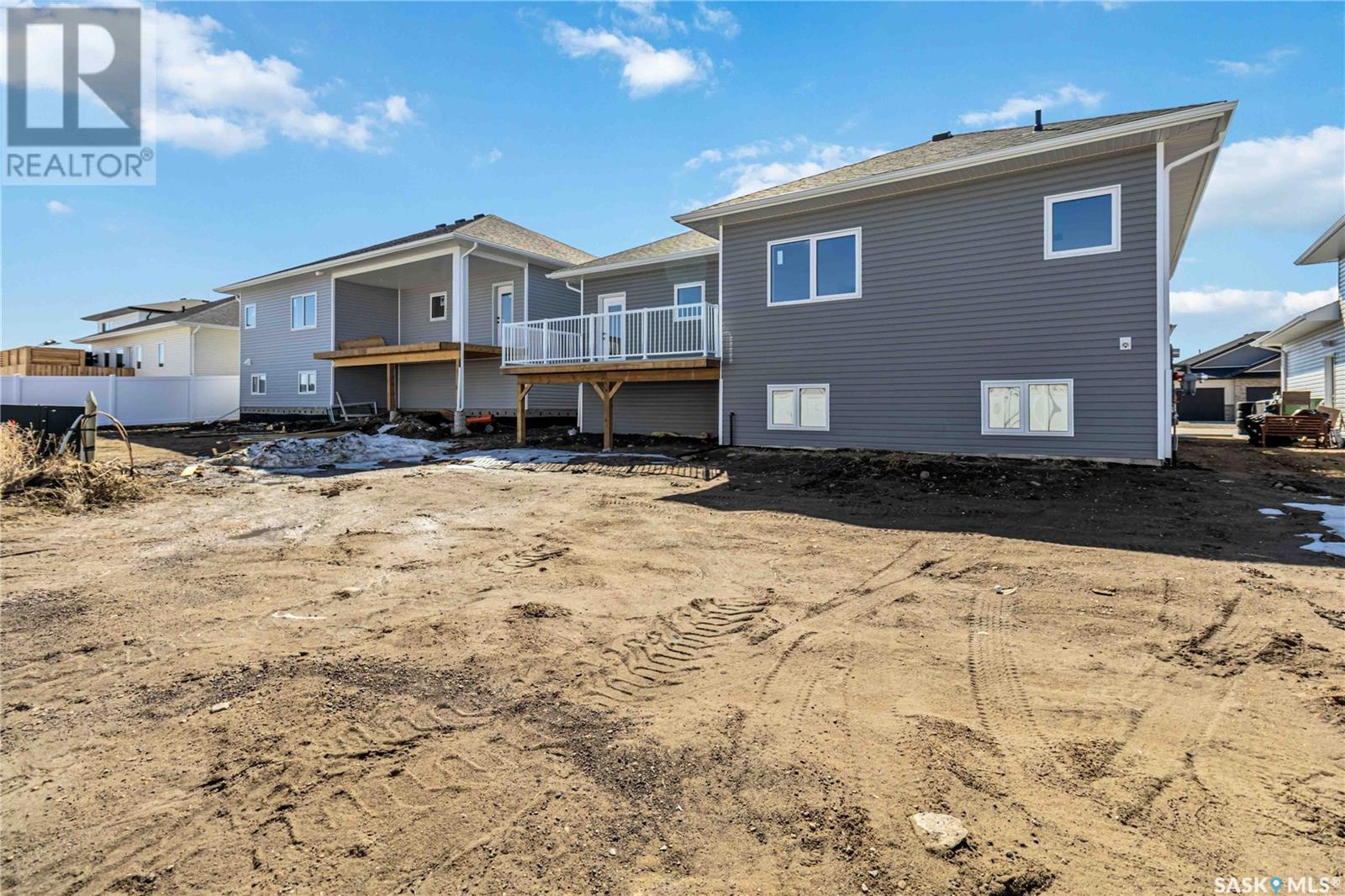 Photo 32 of 840 Ballesteros Crescent, Warman SK