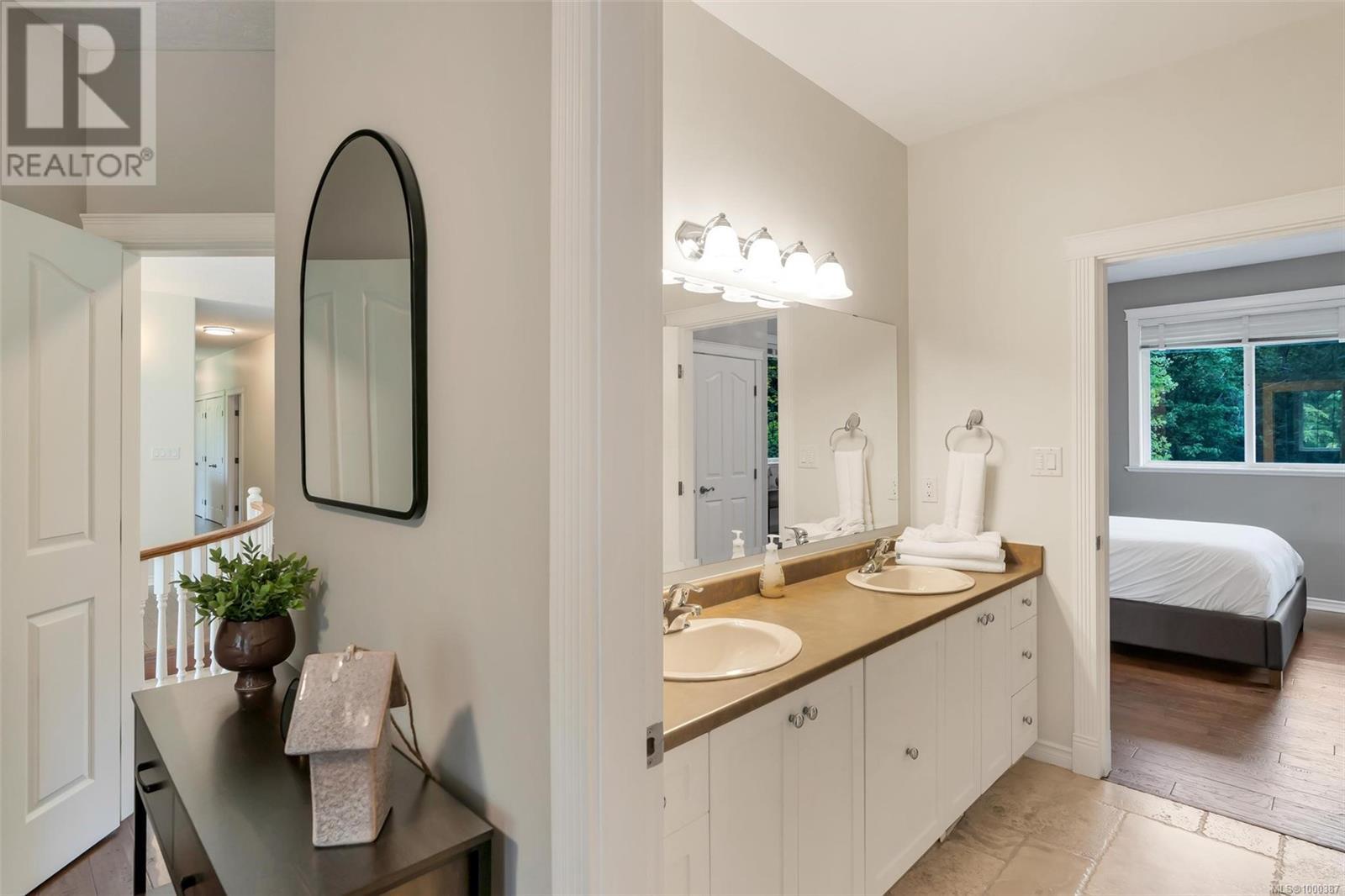  3250 Cobble Hill Road, Cobble Hill