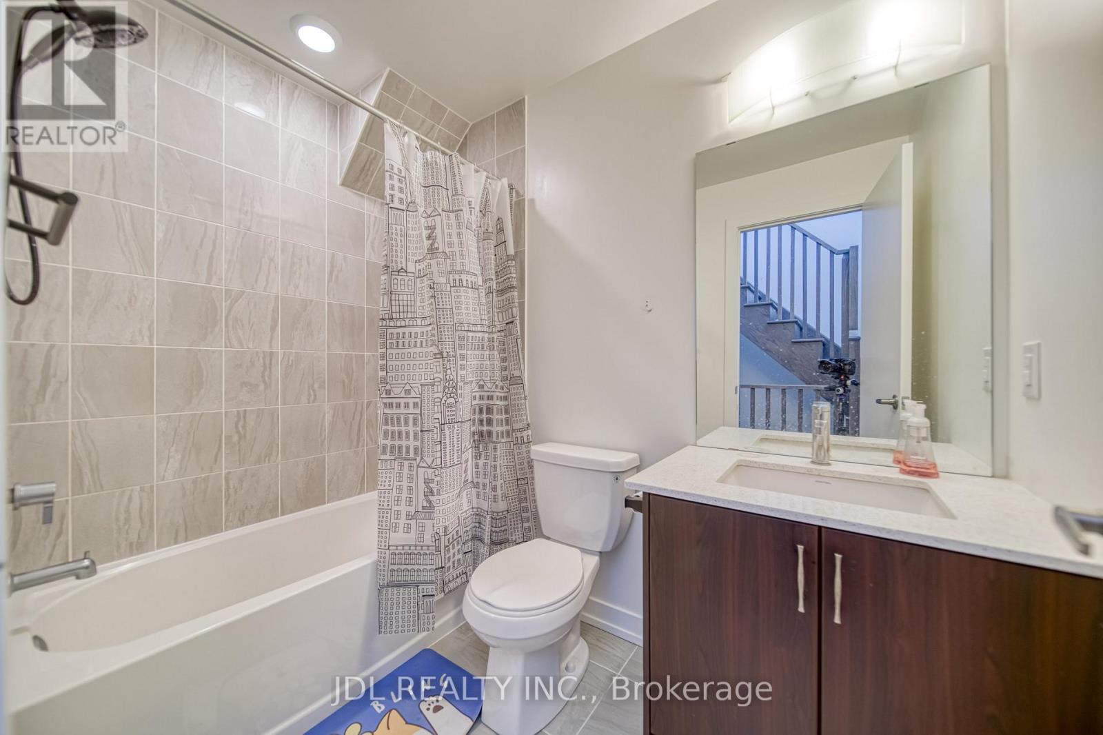 #118 370 D RED MAPLE ROAD - 27