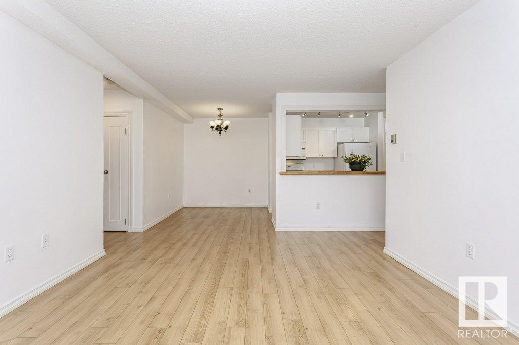 Photo 12 of 140 10636 120 St Nw, Edmonton AB