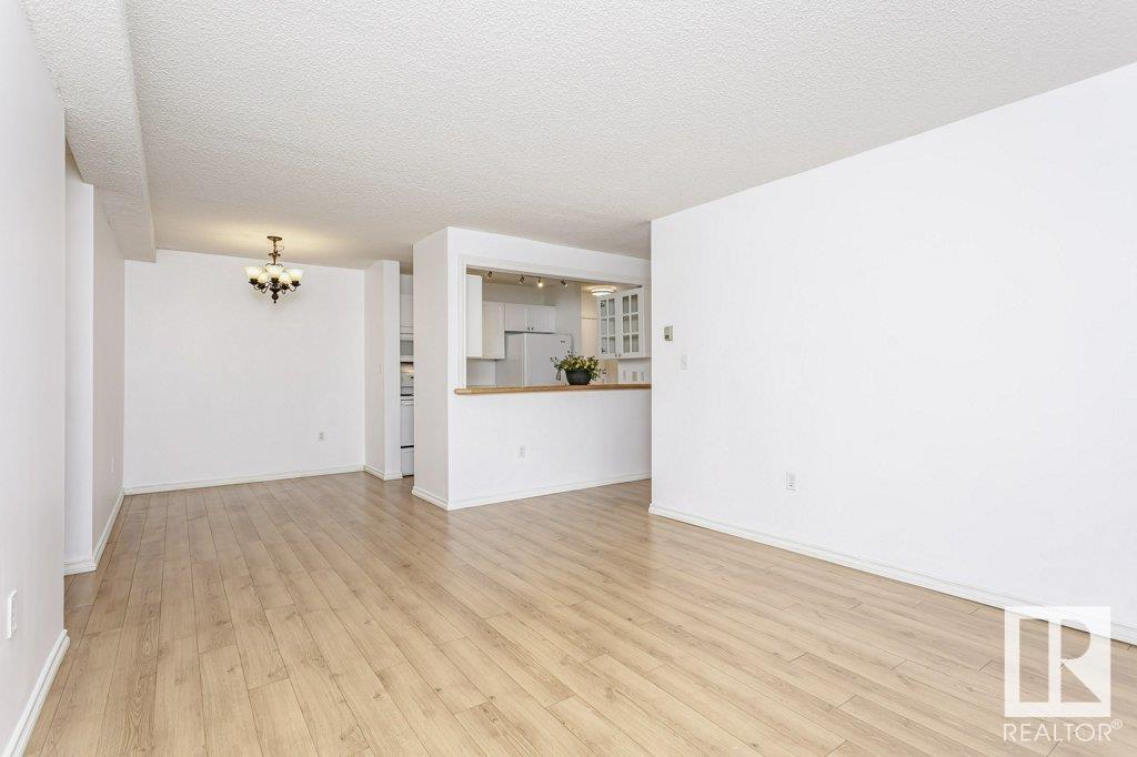 Photo 24 of 140 10636 120 St Nw, Edmonton AB